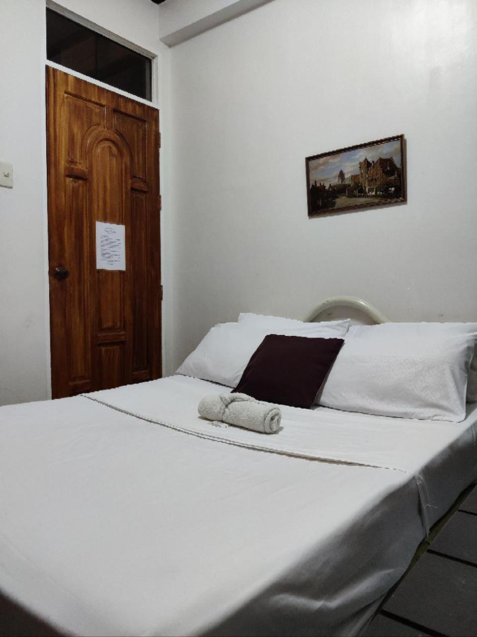 Center Parkway Pension House Kalibo Buitenkant foto