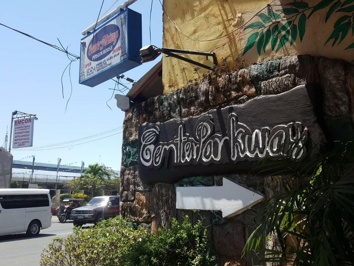 Center Parkway Pension House Kalibo Buitenkant foto